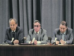 ГКЧП: от трагедии к фарсу - «Политика»