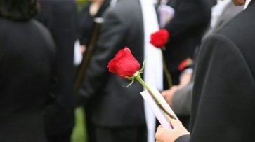 Определённые моменты на похоронах могут навредить живому человеку - «Новости»
