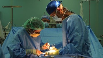 Уволен проводивший уникальные операции детям врач-трансплантолог - «Здоровье»
