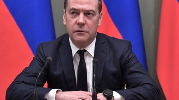 Эксперт по лжи разобрал реакцию Медведева на отставку правительства - «Новости»