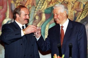 Лукашенко перепутал Путина с Ельциным и уехал с кашкой на воде - «Новости Дня»