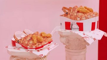 KFC выпустил сандалии с запахом жареной курицы - «Жизнь»
