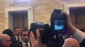 Охрана Эрдогана проверяла в парламенте людей тепловой камерой - «Мир»