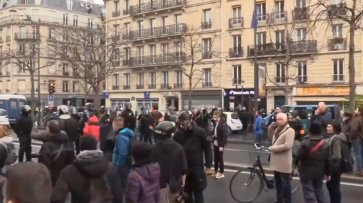Желтые жилеты на улицах Парижа за день до муниципальных выборов во Франции - (видео)