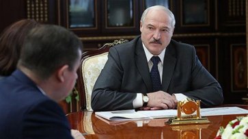 Лукашенко угрожает привлечь к ответственности тех, кто заставляет школьников носить маски - «Политика»