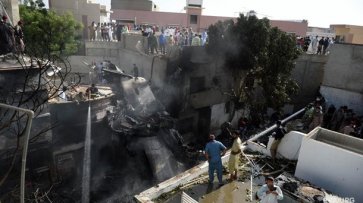 При крушении самолета в Пакистане погибли более ста человек - «Мир»