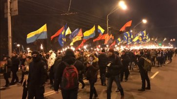 «Пусть увидят москали»: в Киеве проходит факельное шествие в честь дня рождения Бандеры - «Новороссия»
