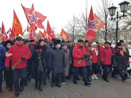 Коммунисты все-таки провели шествие в центре Москвы, несмотря на запрет властей - «Политика»