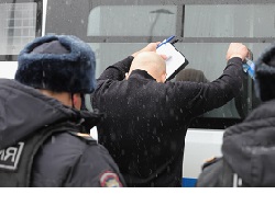 Задержанным в Москве оппозиционерам вменили нежелательную деятельность - «Политика»