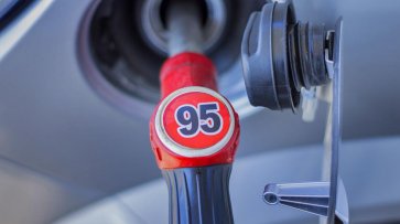 Белоруссия прекратила поставки бензина А-95 на Украину, где занимает 50% рынка - «Политика»