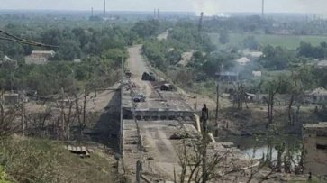 «Луганский губернатор»: Мирные жители «отказались» покидать территорию завода «Азот» - «Военные действия»