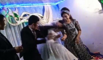 В Узбекистане жених ударил невесту на свадьбе за то, что она выиграла в конкурсе - «Новости»