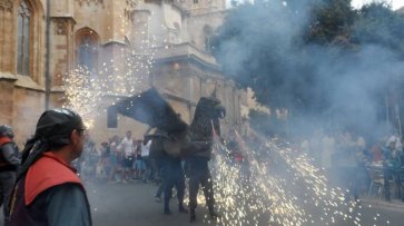 Средневековые огненные праздники современной Каталонии - «История»
