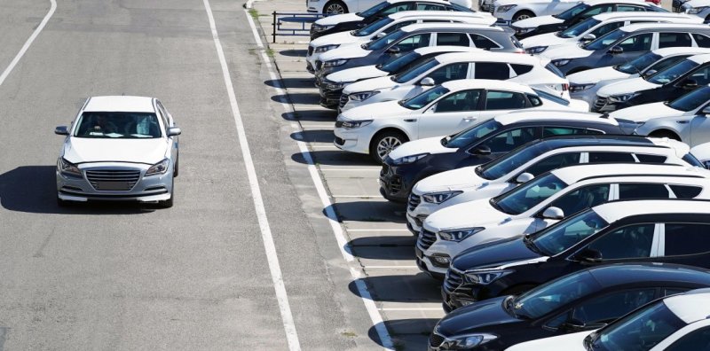 Цены на трехлетние автомобили в России снизились до прошлогоднего уровня Новости