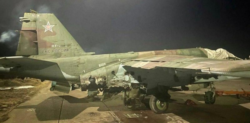 Появились фото российского Су-25, вернувшегося на базу после попадания из ПЗРК Новости