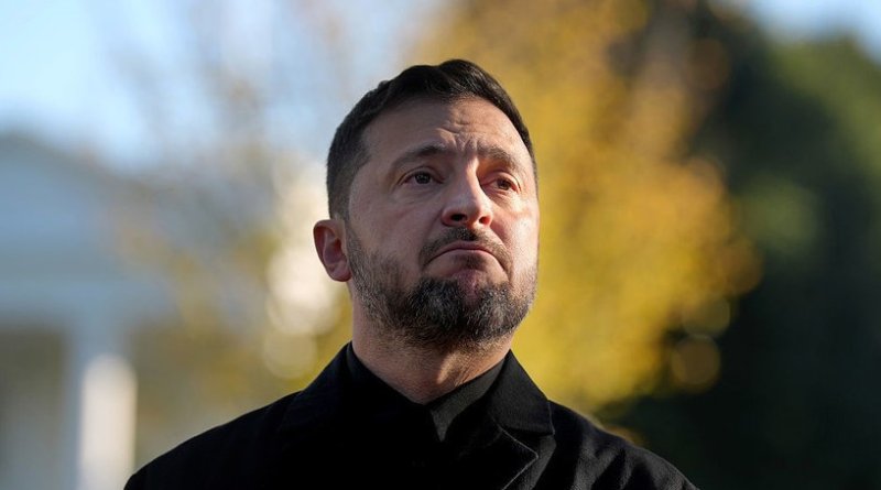 «В самом уязвимом положении»: западные СМИ — о проблемах Зеленского на фоне антикоррупционного расследования - «Мир»