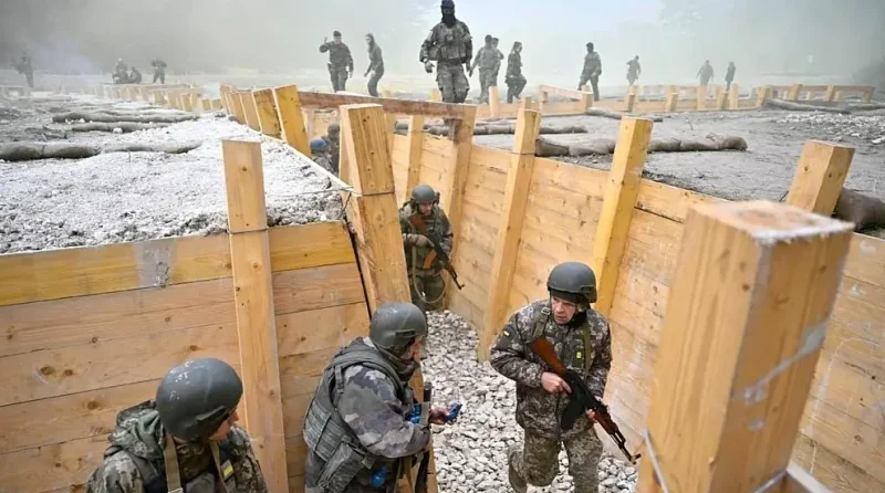 Более половины жителей ЕС считают высоким риск войны с РФ в ближайшие годы - «Военные действия»