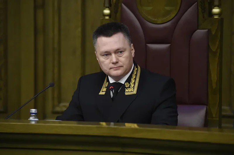 Верховный суд РФ: граждан нельзя наказывать за критику чиновников - «Военные действия»