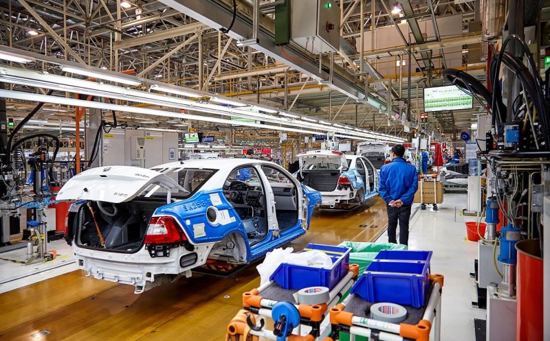 Что ждет автопром в 2026 году. Вот кто задает тренды - «Автоновости»