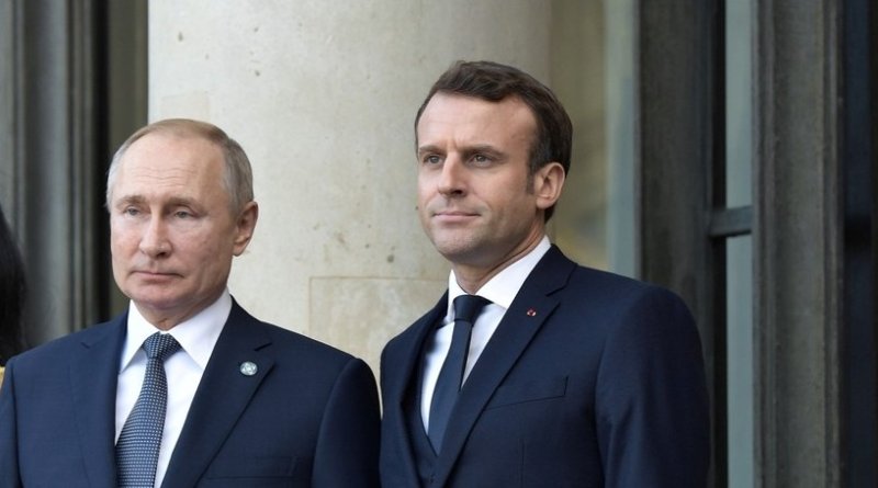 «Поможет оперативно наладить диалог на высшем уровне»: в Кремле рассказали о контактах между Москвой и Парижем - «Мир»