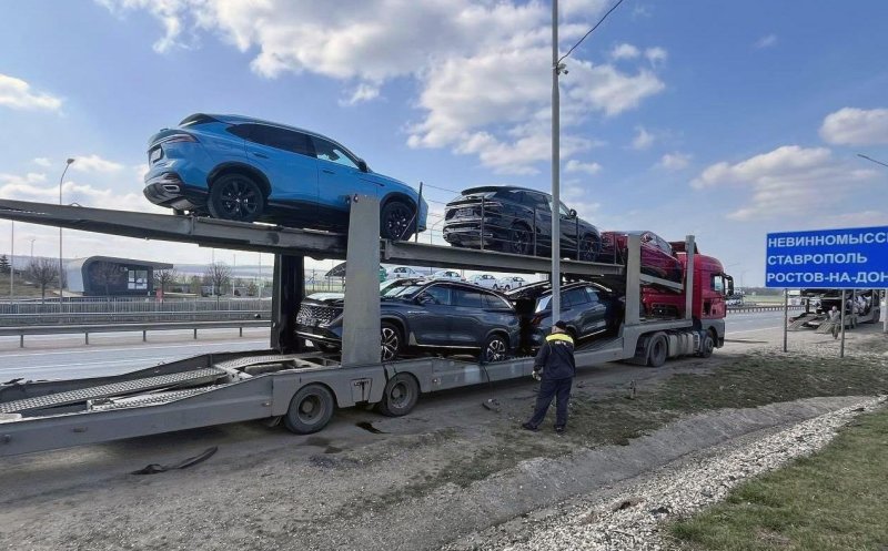 «Москвич» начал отгрузку новых М70 и М90. «Живые» машины уже у дилеров - «Автоновости»