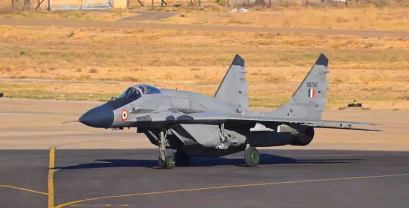 «Замена устаревшим Р-73 на МиГ-29»: Индия отказывается от советских ракет - «Военные действия»