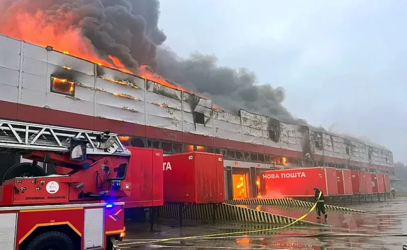 Массированные удары по западу Украины, в Луцке горит крупный складской терминал - «Военные действия»