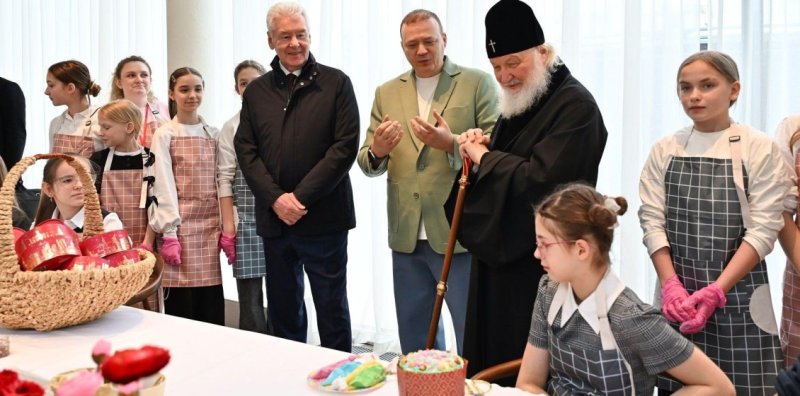 Сергей Собянин и патриарх Кирилл посетили фестиваль "Пасхальный дар" Новости